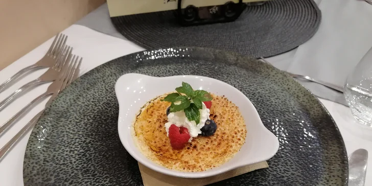 Jihoamerické degustační menu s krabem i hovězím steakem v restauraci u Kunětické hory