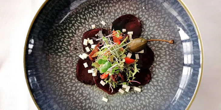 Jihoamerické degustační menu s krabem i hovězím steakem v restauraci u Kunětické hory
