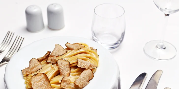 Degustační menu pro dva v Aquarius restaurantu na Malé Straně: 3–5 chodů i s vinným párováním