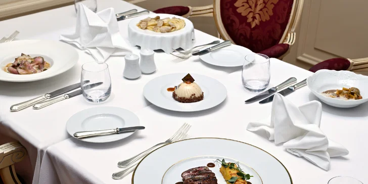 Degustační menu pro dva v Aquarius restaurantu na Malé Straně: 3–5 chodů i s vinným párováním