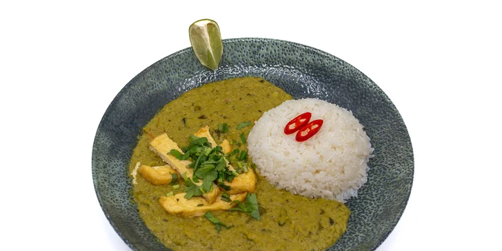 Tříchodové vegetariánské menu pro dva: paštika z tofu nebo guacamole, quesadilla či kari i sladká tečka