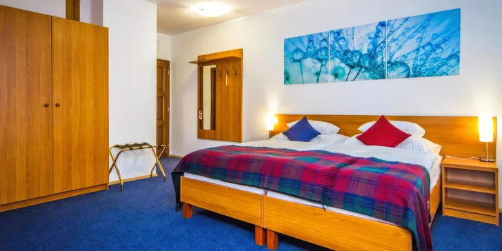 Horský hotel v srdci Jizerek: osada Jizerka, bufetové snídaně i 60min. vstup do privátní sauny