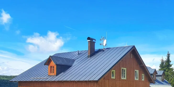 Horský hotel v srdci Jizerek: osada Jizerka, bufetové snídaně i 60min. vstup do privátní sauny