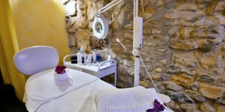 Wellness balíčky s masážemi, saunou, bazénem a dalšími procedurami: 75 minut až 4,5 hodiny