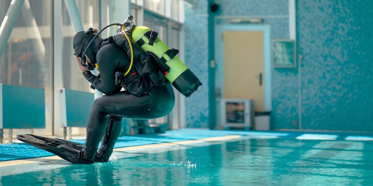 Zkušební ponor v bazénu i celý potápěčský kurz OWD s přístrojem v délce dvou měsíců