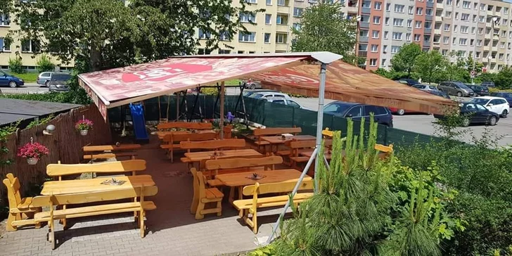 Skoro dvoukilové pečené koleno pro 1 nebo 2 osoby s pivem nebo bez