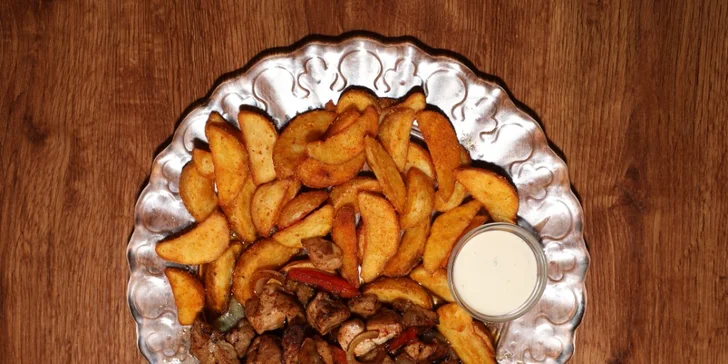 Vouchery na cokoli z menu pizzerie v Chrastavě: pizzy, burgery, saláty i nápoje