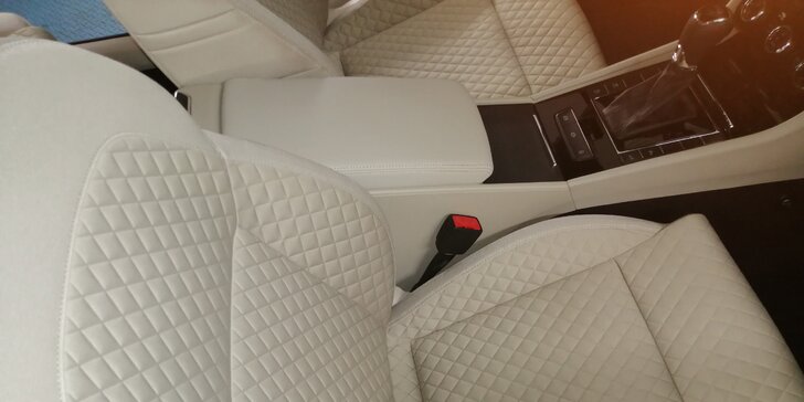 Mytí exteriéru i interiéru vozu: základní čištění, tepování sedaček i luxování
