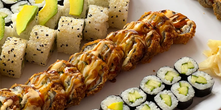 Pestré vegetariánské sety s 40 nebo 70 kousky sushi a salátem wakame