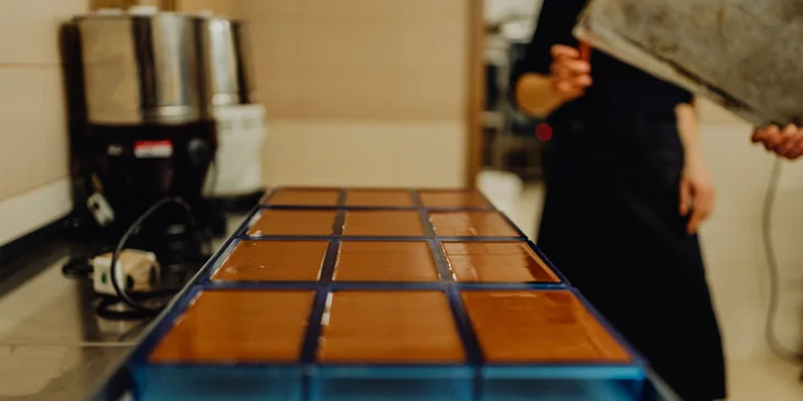 Zážitková exkurze pro 2 osoby do české Bean to bar čokoládovny HERUFEK: ochutnávka 4 čokolád