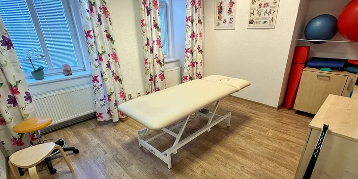 Hodina relaxu: klasická nebo sportovní masáž těla či indická masáž hlavy