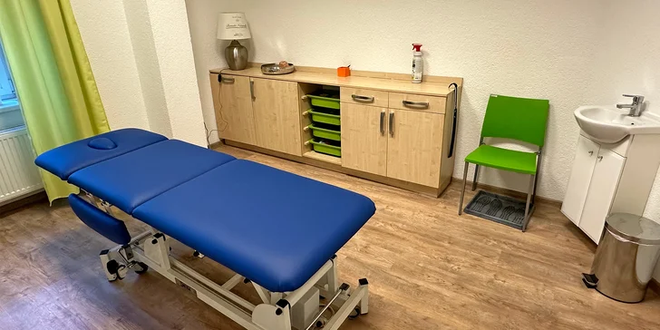 Hodina relaxu: klasická nebo sportovní masáž těla či indická masáž hlavy