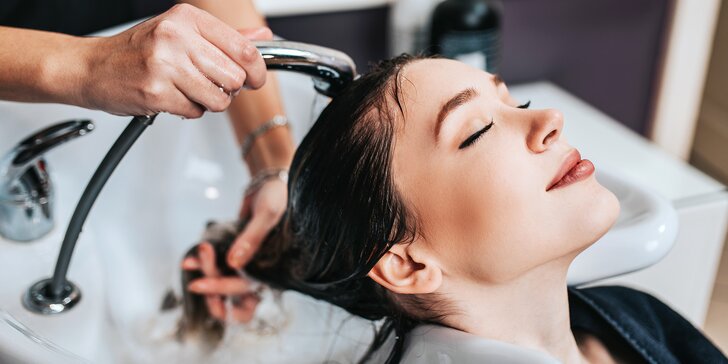 Nový střih vlasů, čištění a ozdravení pomocí Malibu C i možnost vyšetření vlasové pokožky