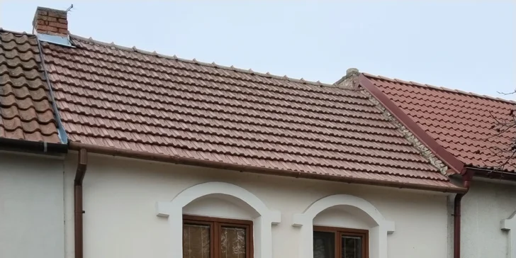 Pobyt ve vinném sklepě pro 4 až 7 osob: možnost objednání degustace, 6 lahví vína v ceně