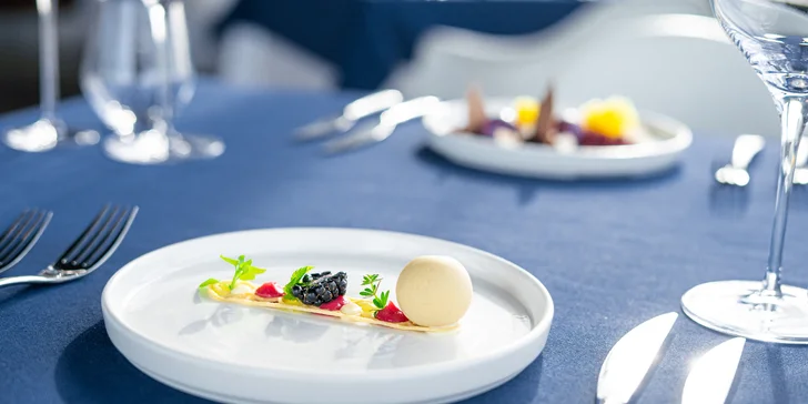Luxusní 5chodové menu v Žižkovské věži: siven, telecí hřbet a signature cocktail