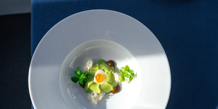 Luxusní 5chodové menu v Žižkovské věži: siven, telecí hřbet a signature cocktail