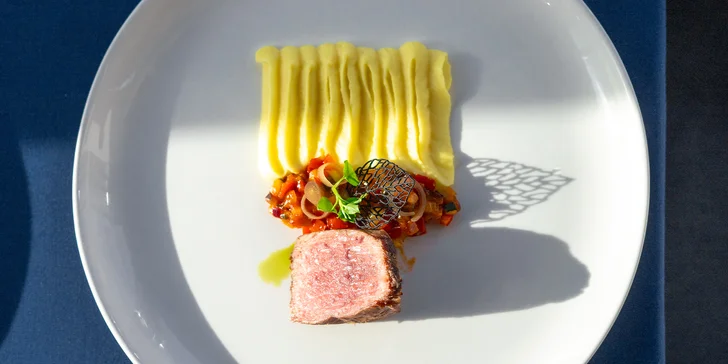 Luxusní 5chodové menu v Žižkovské věži: siven, telecí hřbet a signature cocktail