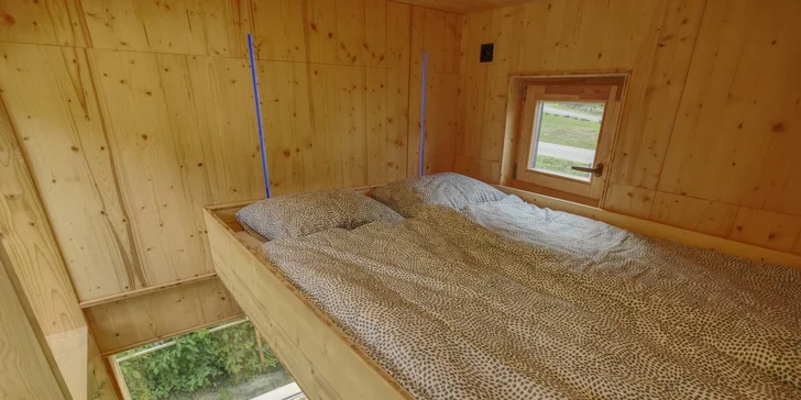 Mini ubytování v domku tetrishousePernštejn: s možností sauny, ochlazením ve splavu a láhví vína