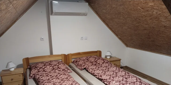 Pobyt ve vinném sklepě pro 4 až 7 osob: možnost objednání degustace, 6 lahví vína v ceně