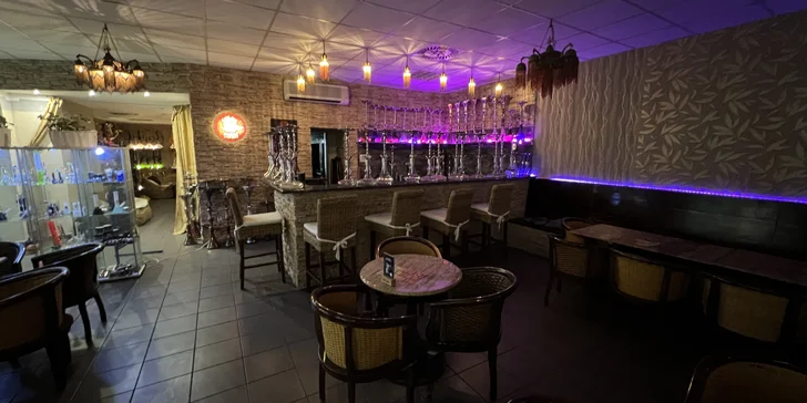 Dýmka se světlým tabákem a k tomu 2 drinky dle výběru: koktejly nebo svařák