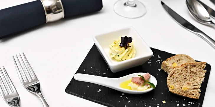 7chodové menu i vinné párování v hotelu na Malé Straně pro 2 osoby