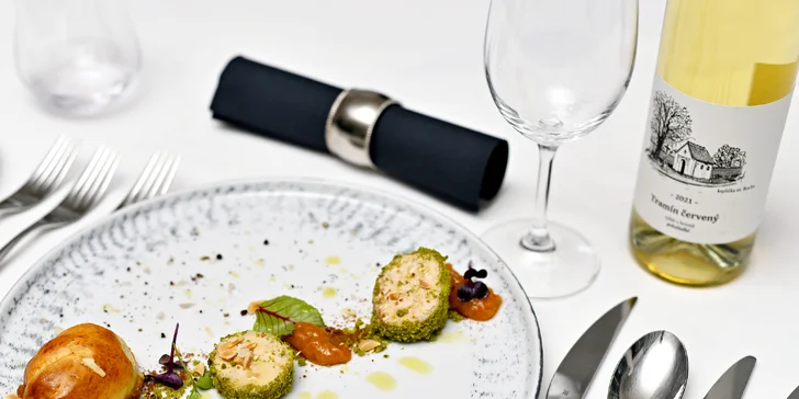 7chodové menu i vinné párování v hotelu na Malé Straně pro 2 osoby