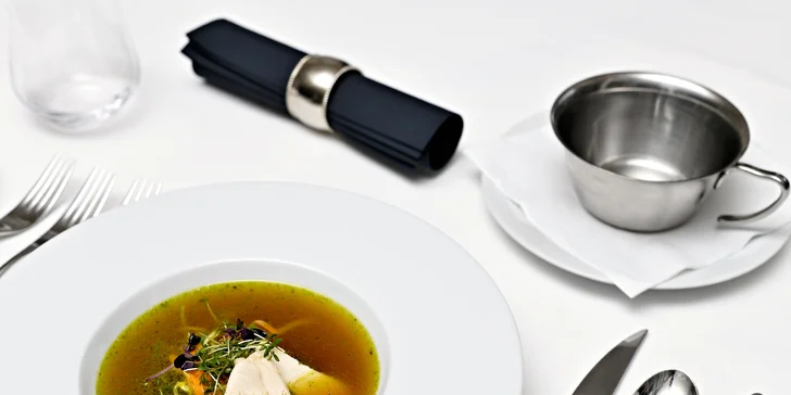 7chodové menu i vinné párování v hotelu na Malé Straně pro 2 osoby