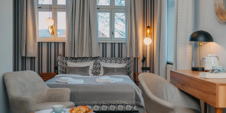 Adult only apartmány ve Sklářské Porubě: historický hotel se zahradou, wellness, snídaně i kinosál