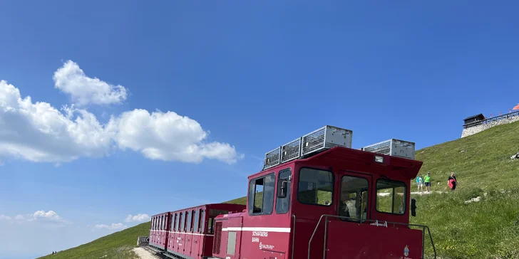 Autobusem do Rakouska: výlet za nádhernými výhledy, turistikou a zubačkou