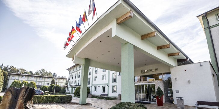Pobyt v Plzni: 4* hotel se snídaní, tenisem, padelem a drinkem
