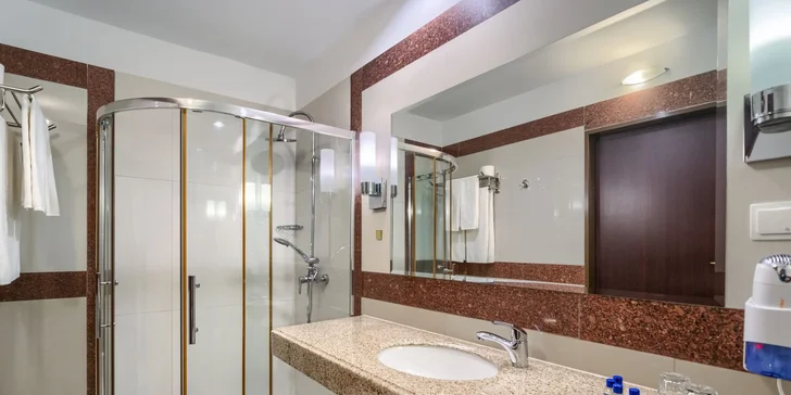 Rodinný pobyt u Mazurských jezer: hotel s aquaparkem, polopenze či plná penze a zábava pro děti