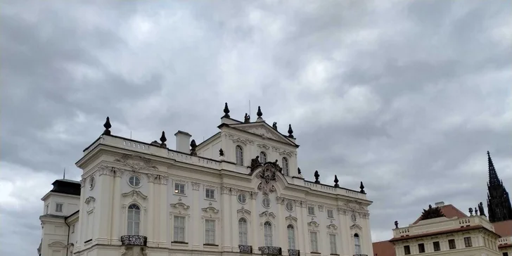 Procházka Prahou s průvodcem: legendy a strašidla Starého Města a Hradčan, sleva do Kellyxíru