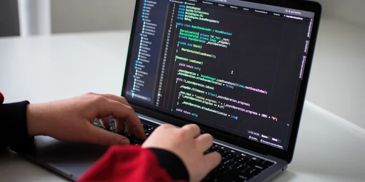 Workshop programování her s halloweenskou či vánoční tematikou pro děti od 8 let