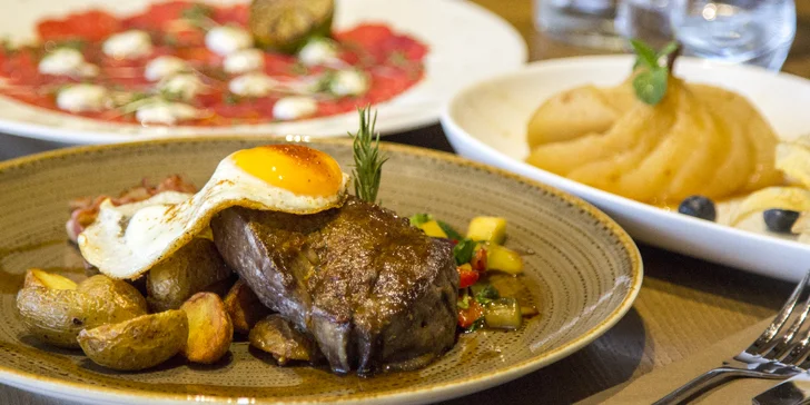 Carpaccio, steak z pravé svíčkové a karamelová hruška pro 2 osoby