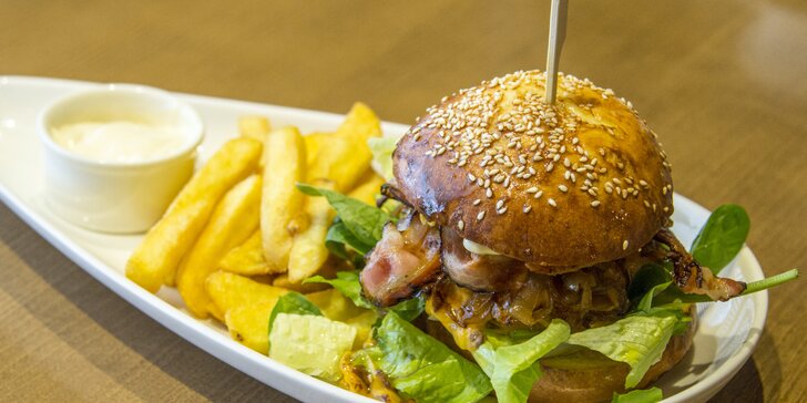 Gastronomický zážitek kousek od Brna: čtyřchodové menu s kuřecím prsem supreme nebo hovězím burgerem