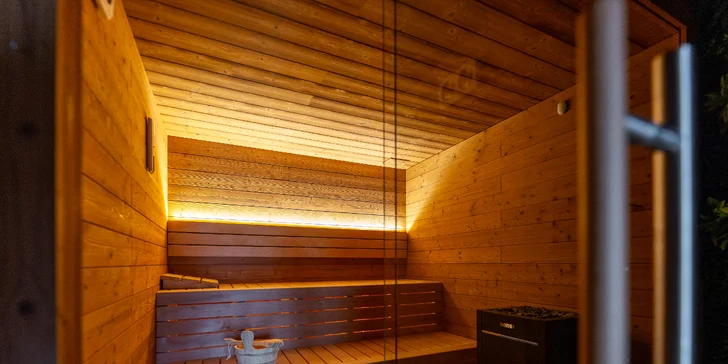 120 nebo 180 min. v privátním wellness pokoji i s občerstvením a sektem až pro 6 osob