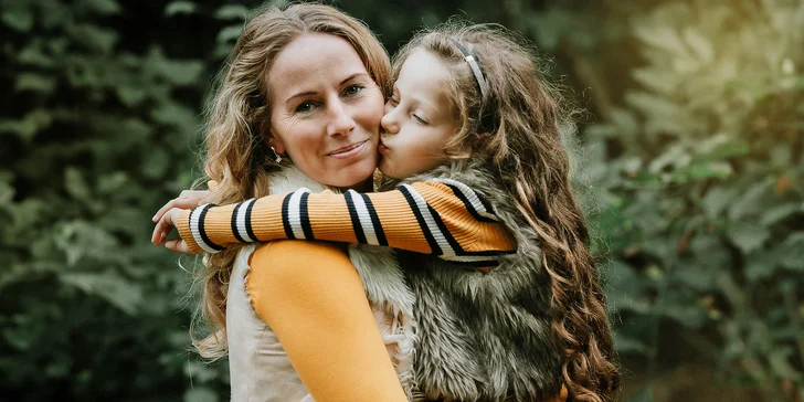Venkovní profesionální focení u Slavkova u Brna: párové, rodinné i portrét