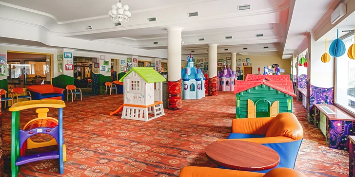 Rodinný pobyt u Mazurských jezer: hotel s aquaparkem, polopenze či plná penze a zábava pro děti