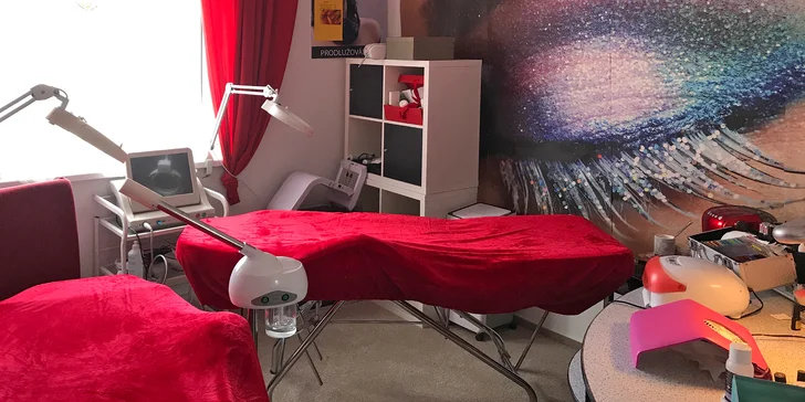 Zahuštění vlasů pomocí mikropigmentace pro muže i ženy: kouty i celá hlava