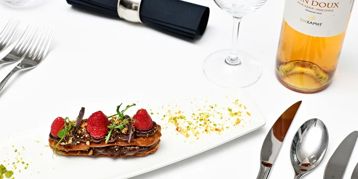 7chodové menu i vinné párování v hotelu na Malé Straně pro 2 osoby