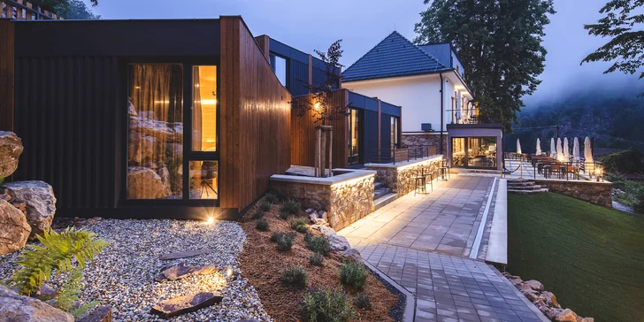 Krásný resort u přehrady Vír na Vysočině: snídaně i večeře, dřevostavby a prvorepubliková vila