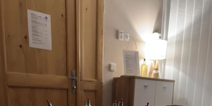 40 min. relaxu: masáž zad lávovými kameny nebo baňkování