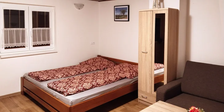 Pobyt ve vinném sklepě pro 4 až 7 osob: možnost objednání degustace, 6 lahví vína v ceně