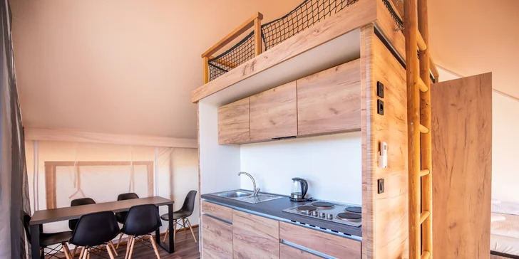 Dovolená v luxusním glampingu v srdci Štiavnických vrchů až pro 6 osob vč. snídaně