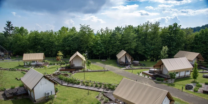 Dovolená v luxusním glampingu v srdci Štiavnických vrchů až pro 6 osob vč. snídaně
