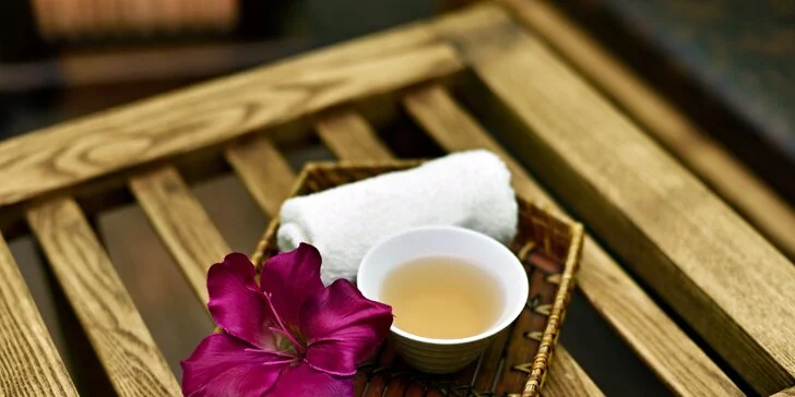 100 minut relaxace s masáží, oxygenoterapií a lázní nohou v Royal Jasmine Spa