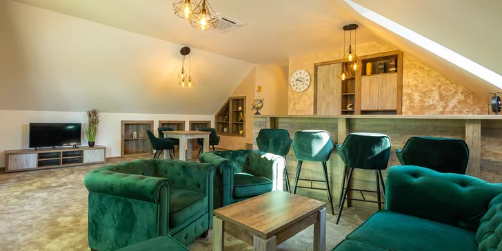 Ubytování v zámečku Boncz se snídaní i vstupem do termálů Podhájska