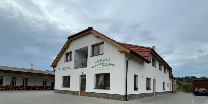 Dovolená v přírodě jižní Moravy: snídaně, možnost privátního wellness a velký areál pro děti s minizoo
