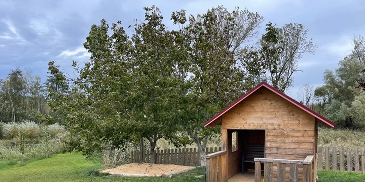 Dovolená v přírodě jižní Moravy: snídaně, možnost privátního wellness a velký areál pro děti s minizoo