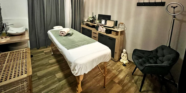 Maderoterapie či lymfodrenáž v salonu na Malé Straně: 60 až 120 minut relaxu